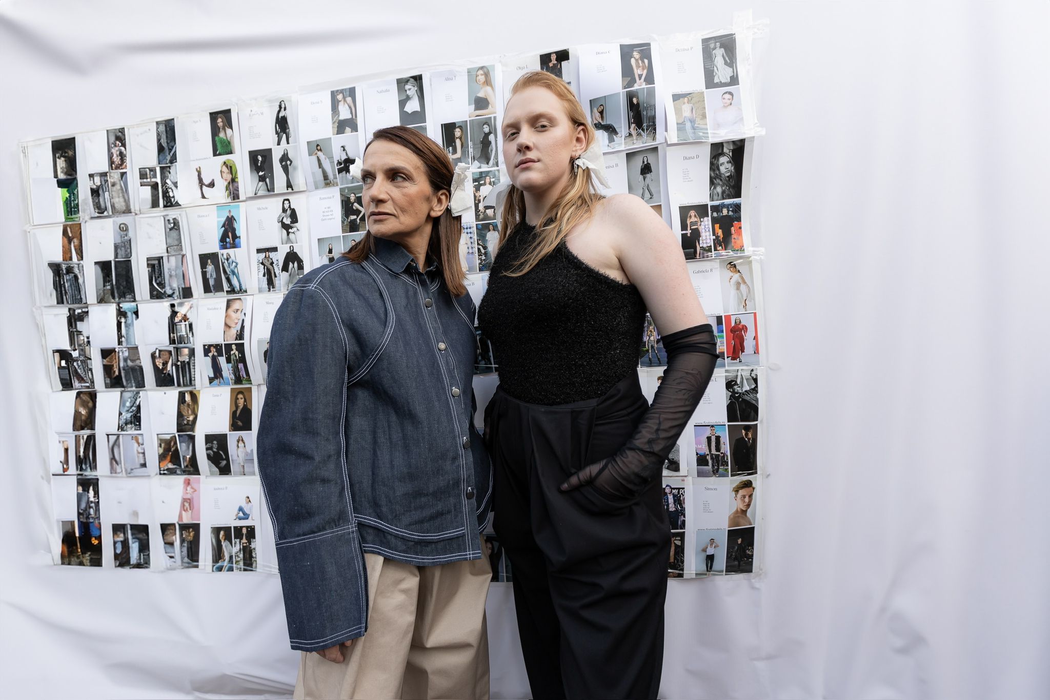 Povești „body positivity” impresionante pe podiumul Romanian Fashion Week: modele fără forme perfecte sau trecute de 50 de ani, aplaudate de mii de oameni